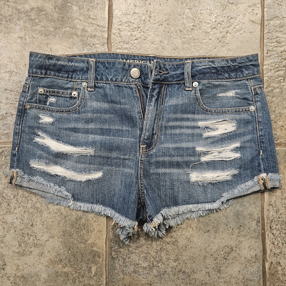 American Eagle tomgirl shorts